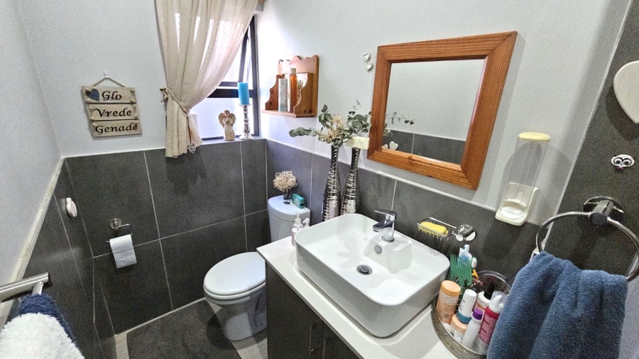 2 Bedroom Property for Sale in Ifafi North West